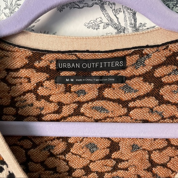 Cheetah Print cardigan - Picture 4 of 7